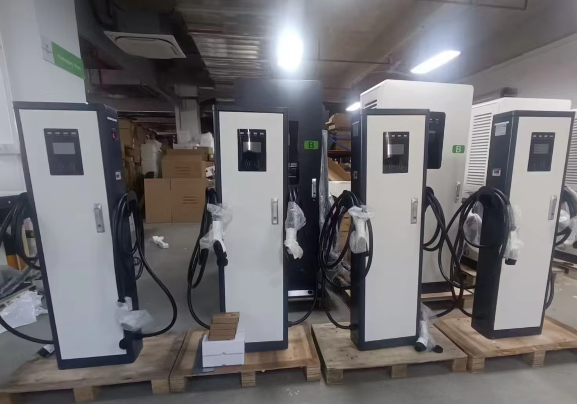 Caricatore EV AC Doppio 22kW*2 - Ev Charger recensione e prezzo